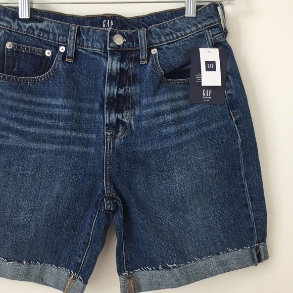 Gap Denim Dark Indigo Short Women Size 26 Raw Hem NWT - Picture 2 of 5